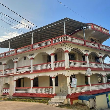 Arnold'S Guest House ซานอิกนาซิโอ ภายนอก รูปภาพ